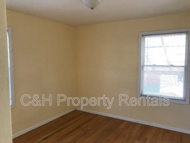 Photo - 1230 Yale Ave