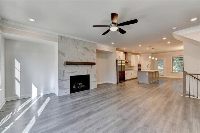 Photo - 3159 Clairebrooke Ave