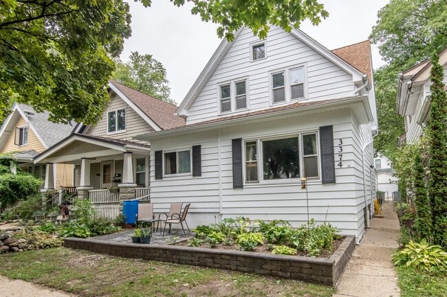 Building Photo - 3374 S Indiana Ave Unit 3374A Rental