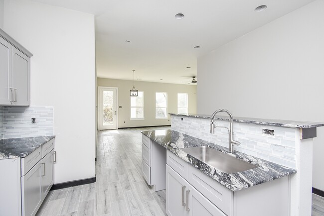 Photo - 209 Silverleaf Rd