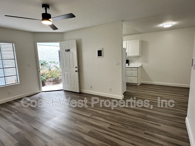 Photo - 382 Acacia Ave