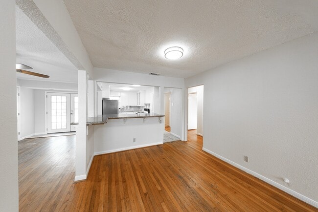 Building Photo - 4710 Glenmont St