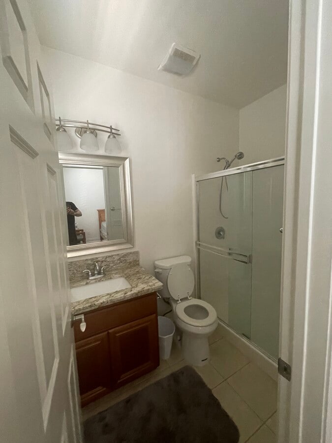 Photo - 14925 Shoreham St