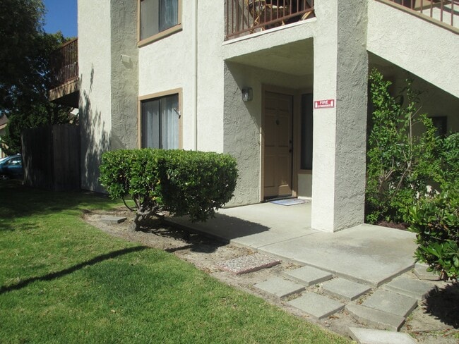 Building Photo - Lompoc Village Townhouse