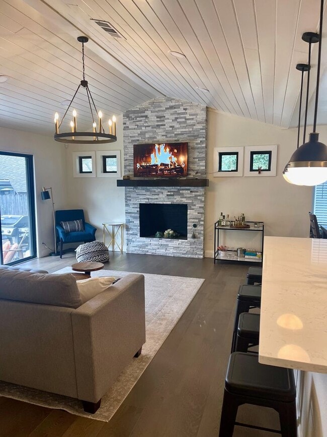 Photo - **FULLY FURNISHED 4 BR, 2BA HOME. CLOSE TO...