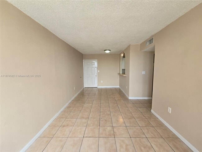 Photo - 8185 NW 7th St Unidad 506