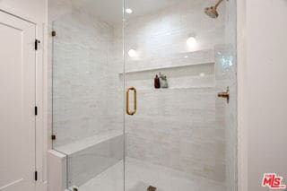 Photo - 2565 Veteran Ave