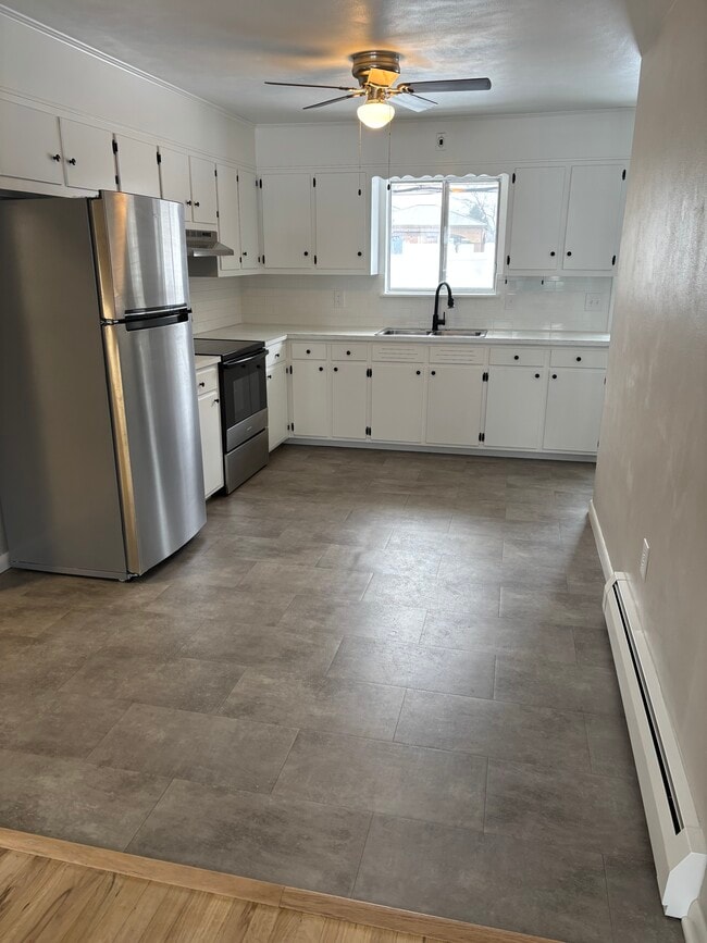 Building Photo - 506 S Franklin St Unit Upscale classy