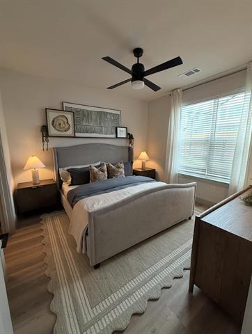 Photo - 4422 Janssen Ave