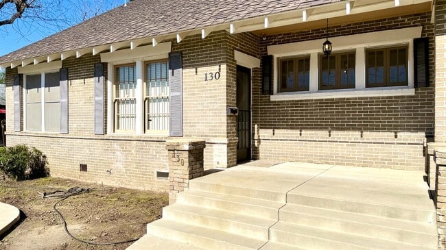 Photo - 130 E Malone St