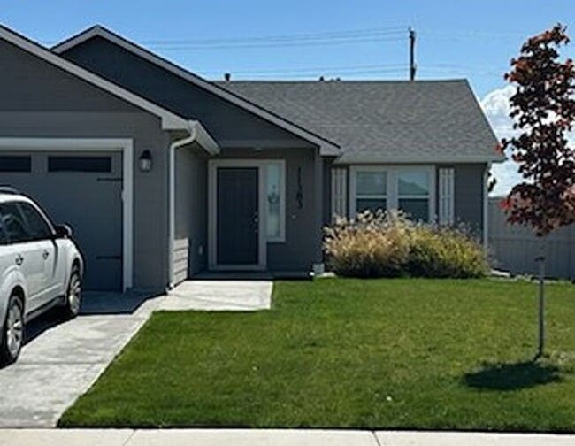 Photo - Beautiful brand new 3 bed 2 bath home in the Shadow Glenn Subdivision, just off Linden and Middle...