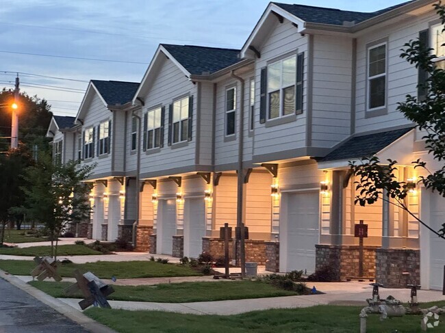 Building Photo - 469 Westgate Wy Rental