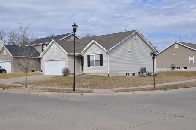 Photo - 2 bedroom 2 bath home for rent with 2 car garage, very nice