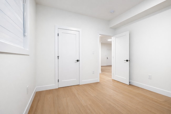 Photo - 8502 Nottman St