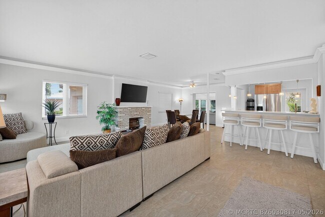 Photo - 283 Imperial Ln