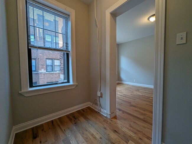 Photo - 4409 N Wolcott Ave