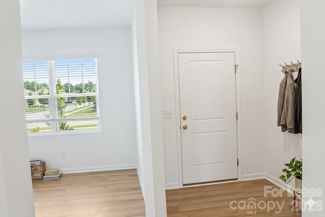 Photo - 1215 Nesters Store Pl SW