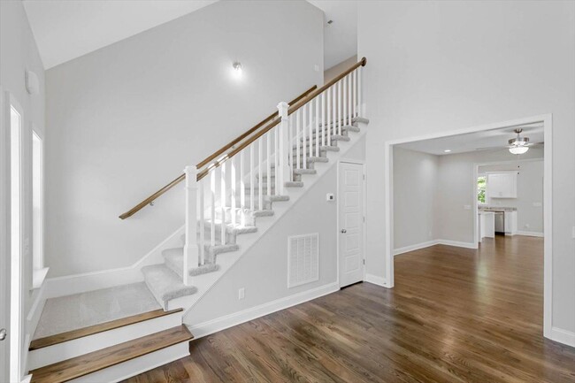 Photo - 1826 Oakvale Dr