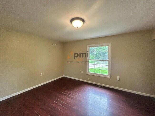 Photo - 385 Briarwood Dr