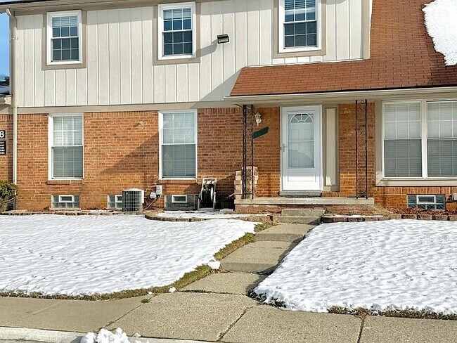 Building Photo - 8841 Sunrise Dr Unit 1