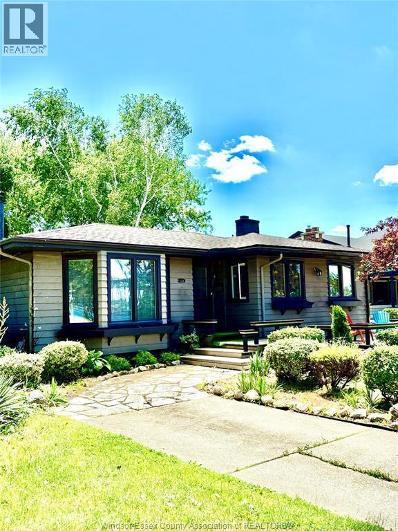 Photo - 2437 Riverside Dr W