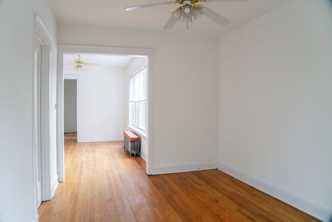 Photo - Southport Corridor - 1 Bed / 1 Bath - Heat Included Unidad 3655-2