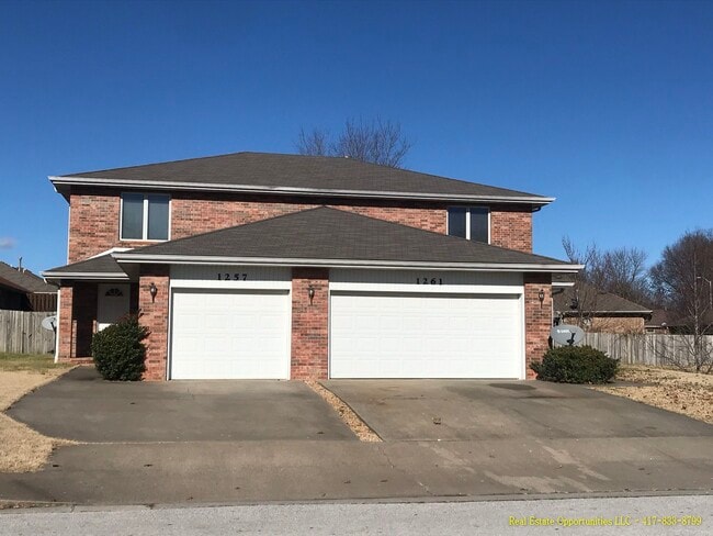 Building Photo - 1257 E Lakewood St Rental