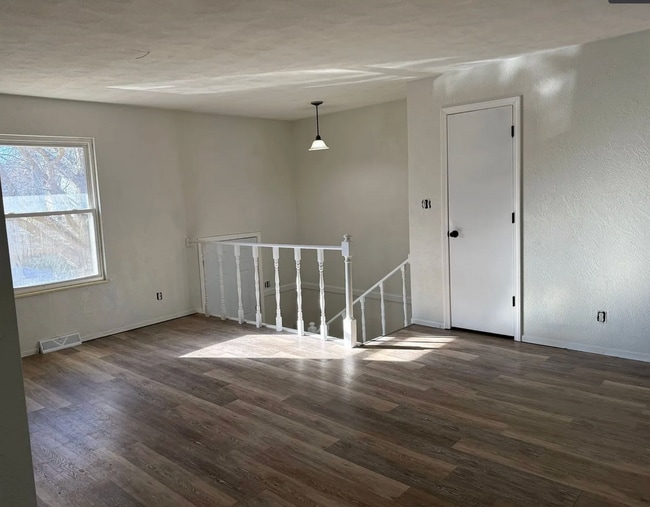 Photo - 2901-2903 Tepee Ave