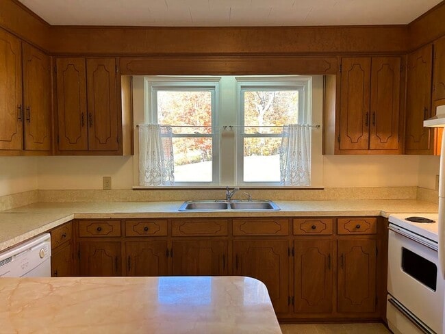 Photo - Charming 2 Bedroom Home with Stunning Views