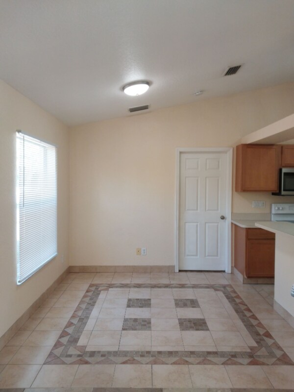 Photo - 6886 Babbit Ave