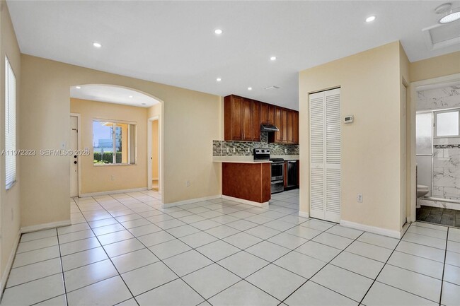 Photo - 6103 Grant St