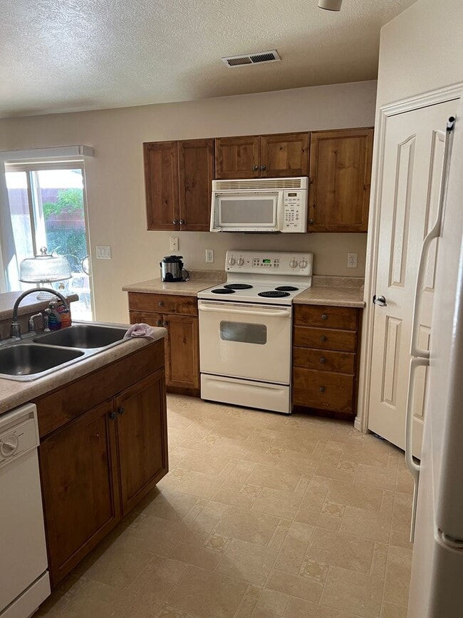 Photo - Great 3 bedroom 2 bath home in St George!
