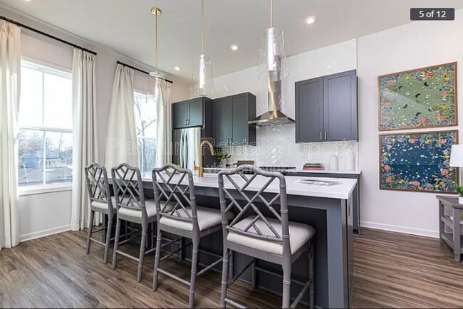 Photo - 146 Color Cir