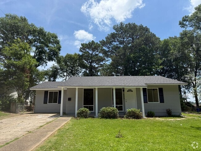Building Photo - 4 bed 2 bath Southern Hills Rental