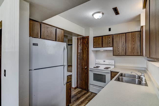Photo - 105 Grand E Ave Unit 2