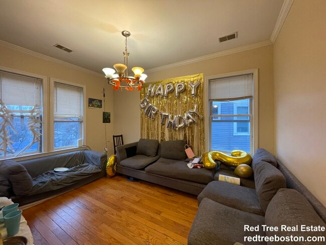 Photo - 30 Circuit St