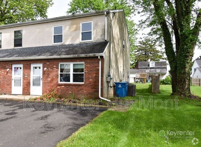 Building Photo - 403 Avenue A Unit B Rental