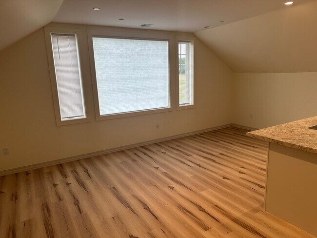 Photo - 38 Ladds Ln Unit 7