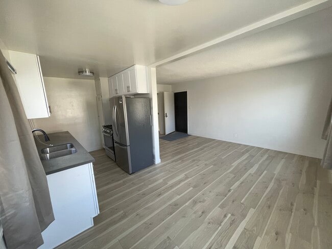 Photo - 2019 Arlington Ave Unidad C