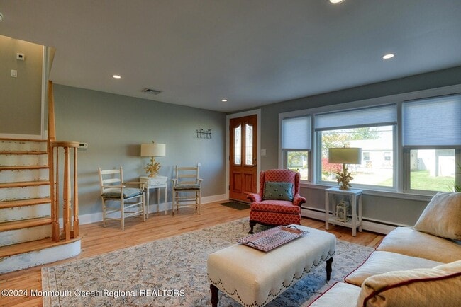 Photo - 105 St Louis Ave