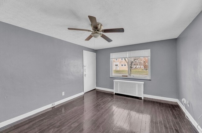 Photo - 1631 Summit Rd Unit Apt 2