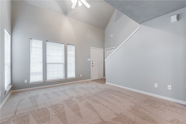 Photo - 504 Nelson Ln