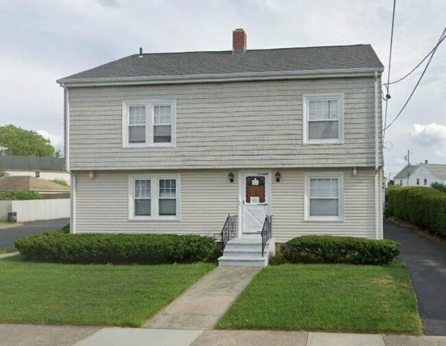 Building Photo - 60 Notre Dame St