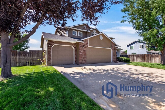 2243 N Cougar Way