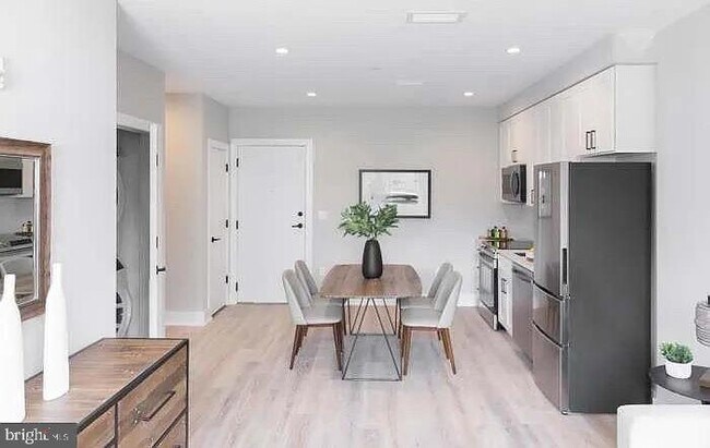 1016 17th Pl NE Unit 205