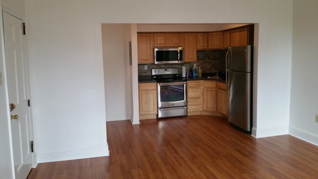 Photo - 53 Ten Broeck St Unidad Apt 3