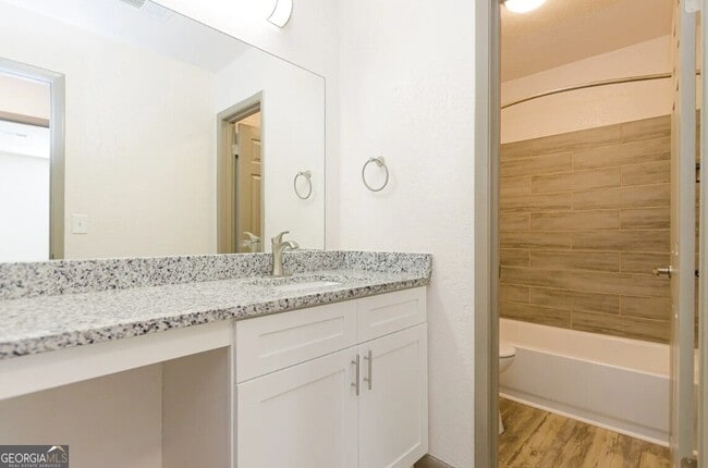 Building Photo - 730 Franklin Dr SE Unit A05