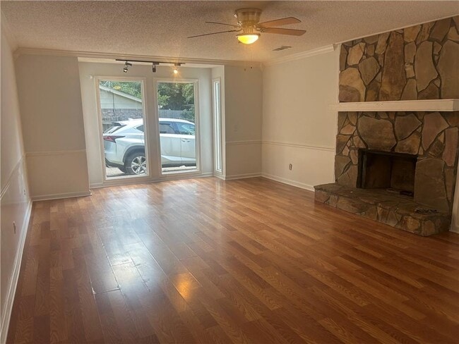 Photo - 2918 Mockingbird Cir