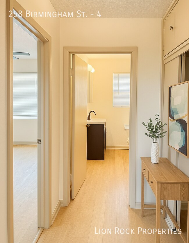 Photo - 258 Birmingham St Unidad 4