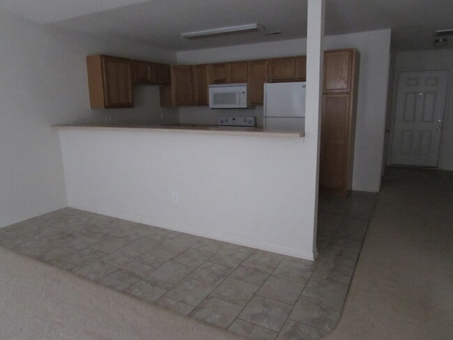 Photo - 6151-MF2-E1 Unit B